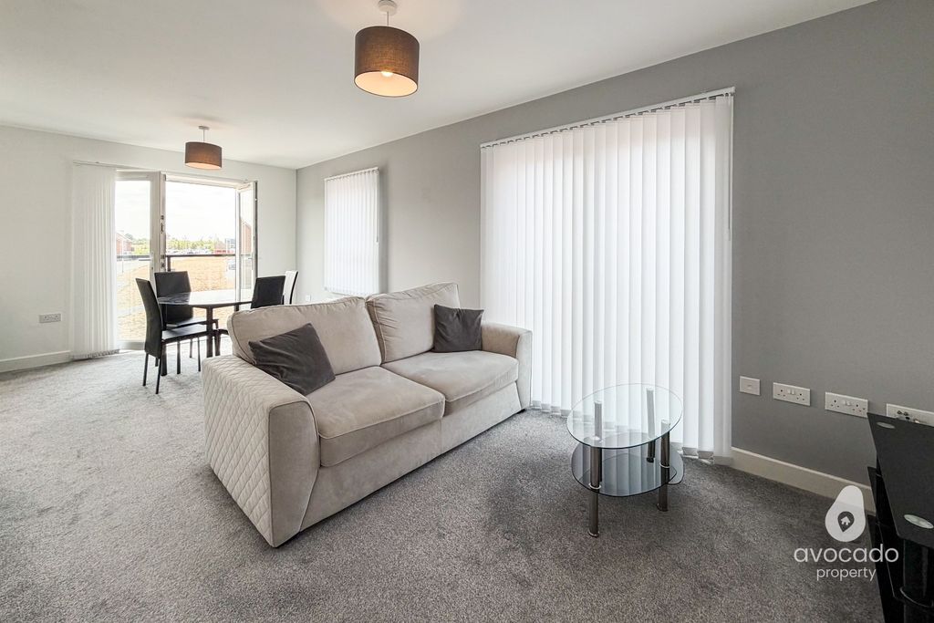Property photo 3 of 12 5285468