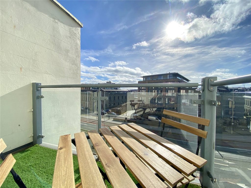 Property photo 2 of 18 Picture No. 09