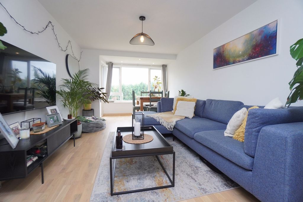 Property photo 3 of 15 Photo 4