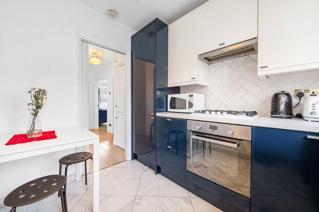 Property photo 3 of 10 Kitchen (2).Jpg