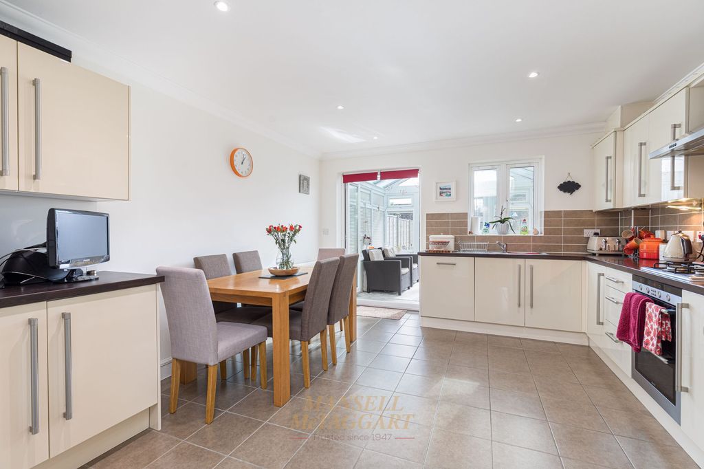 Property photo 2 of 29