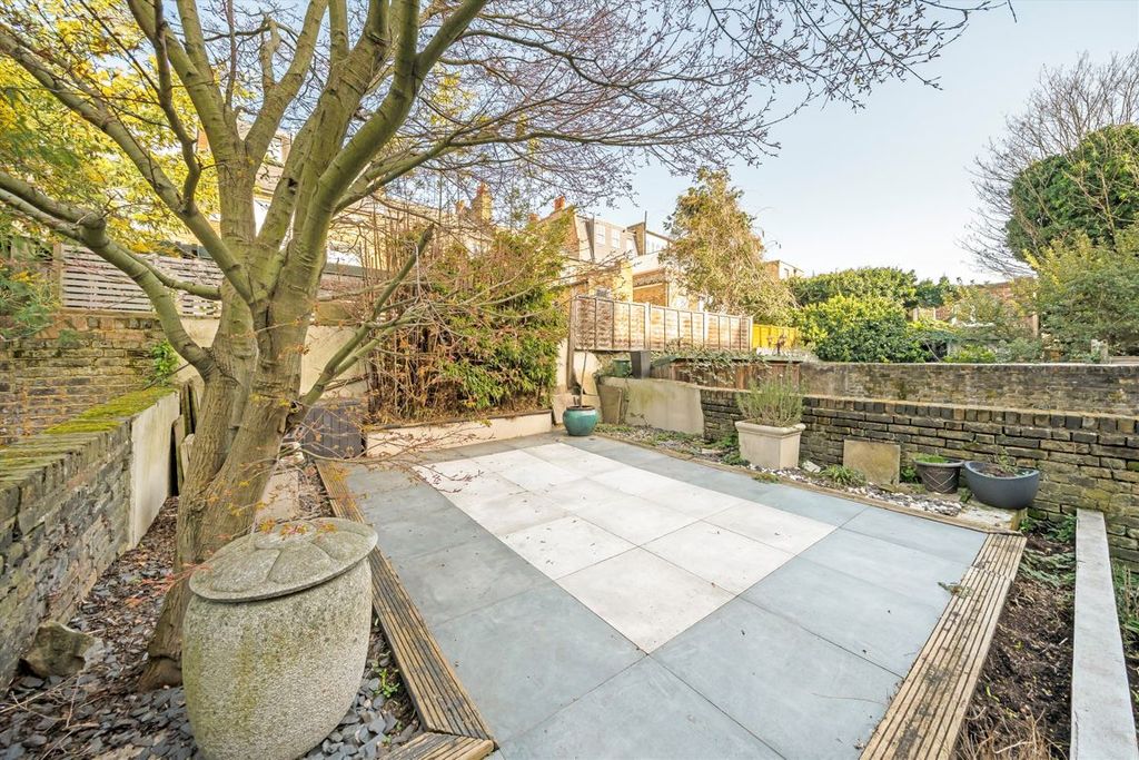 Property photo 3 of 11