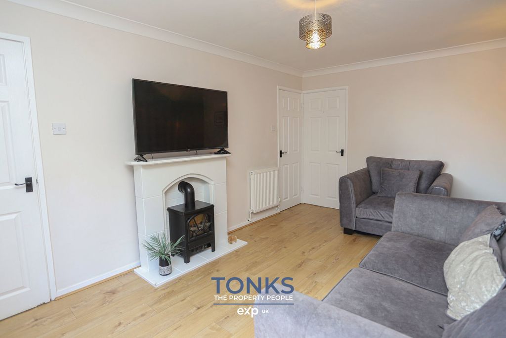Property photo 3 of 18