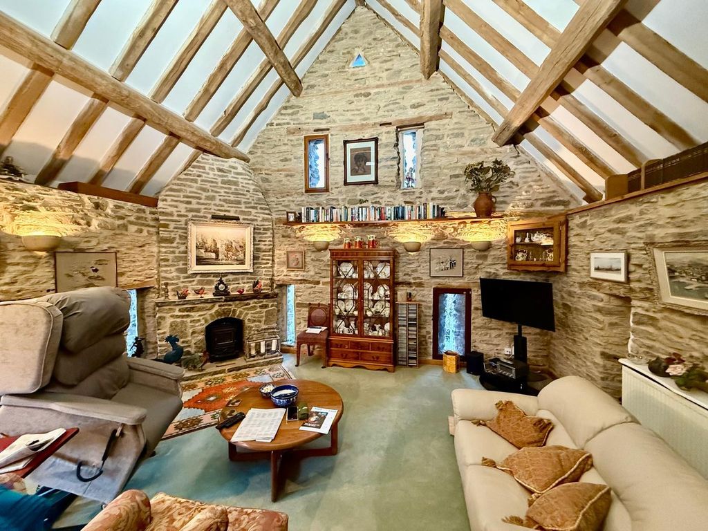 Property photo 2 of 18