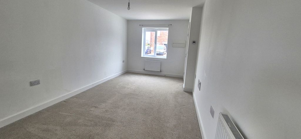 Property photo 3 of 6 Living Room