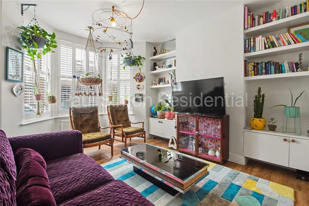 Property photo 2 of 24 Picture No. 11