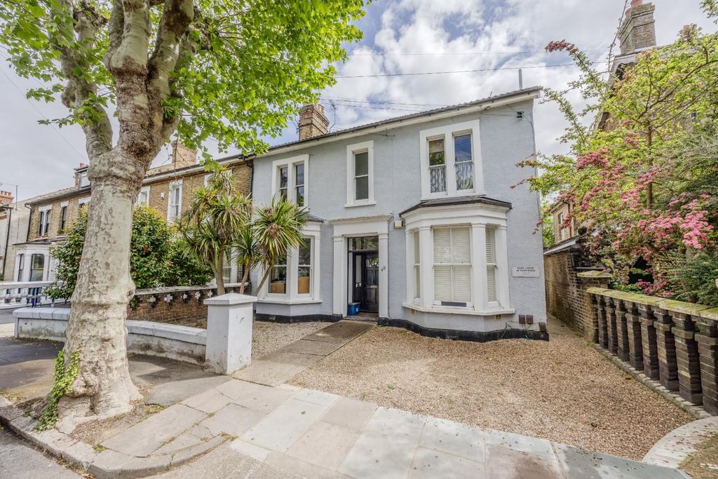 Property photo 1 of 12