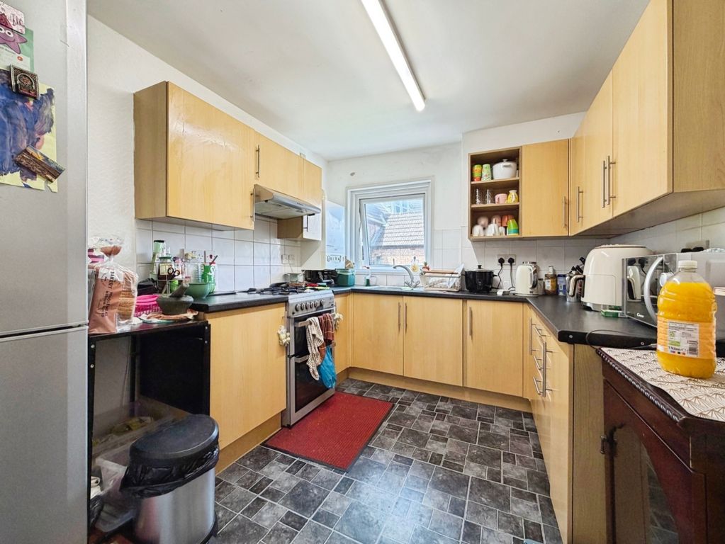 Property photo 3 of 13 Kitchen