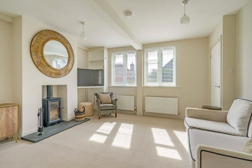 Property photo 2 of 14 Sitting Room