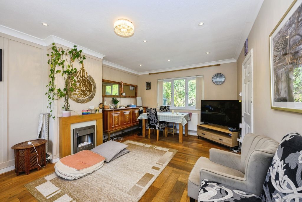 Property photo 2 of 17 Pbox-Img.Jpg