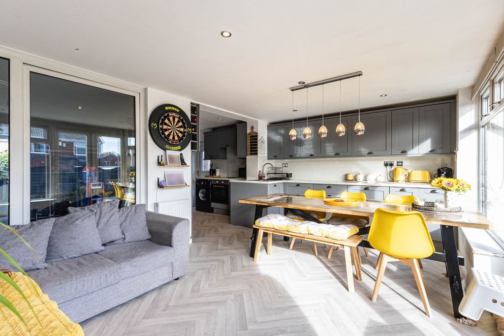 Property photo 2 of 19 Family/ Kithen Room