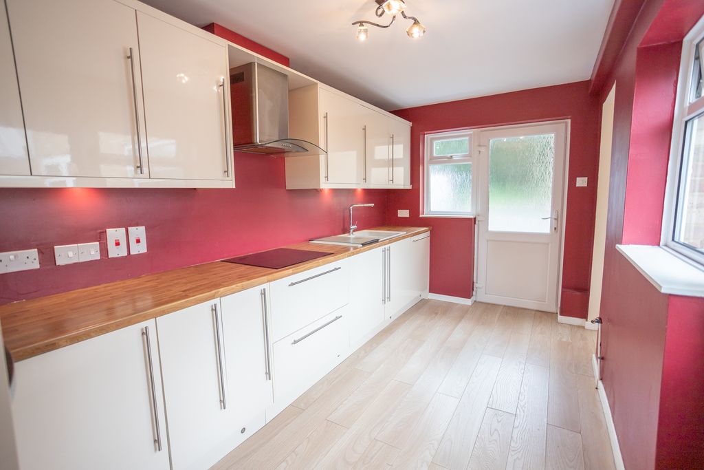 Property photo 2 of 17 Re-Fitted Kitchen