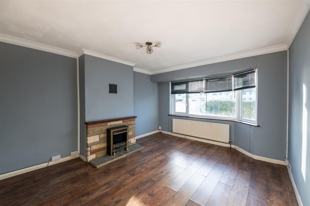 Property photo 2 of 9 20 Meadowcroft Internals-7.Jpg