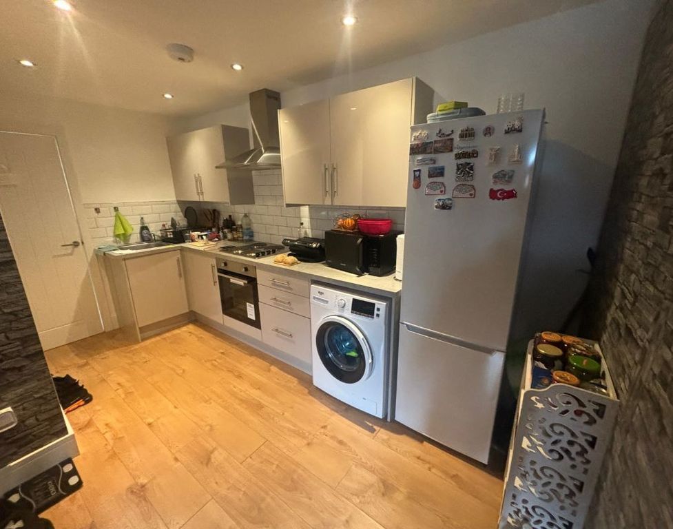 Property photo 3 of 6