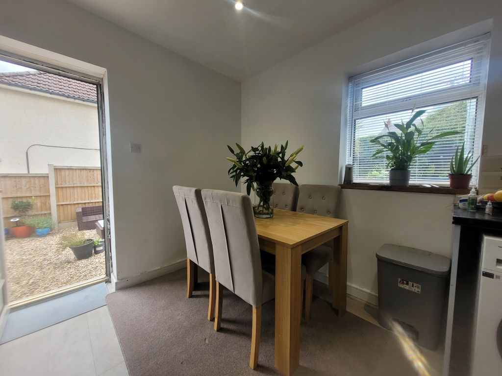 Property photo 3 of 15 1000105869