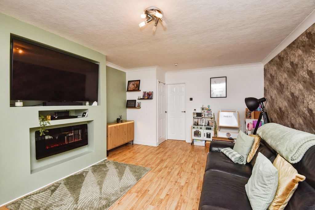 Property photo 3 of 20 Pbox-Img.Jpg