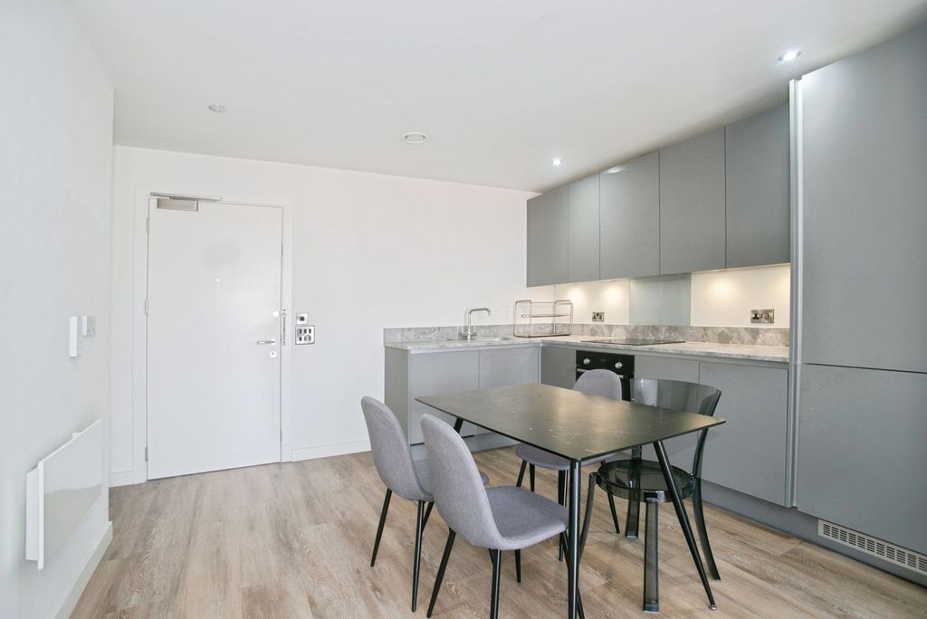 Property photo 3 of 14 Pbox-Img.Jpg