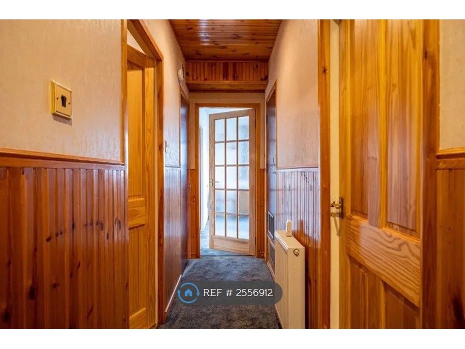 Property photo 1 of 9 Entrance Hall