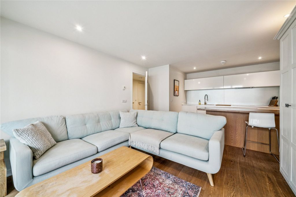 Property photo 3 of 8 Picture No. 28