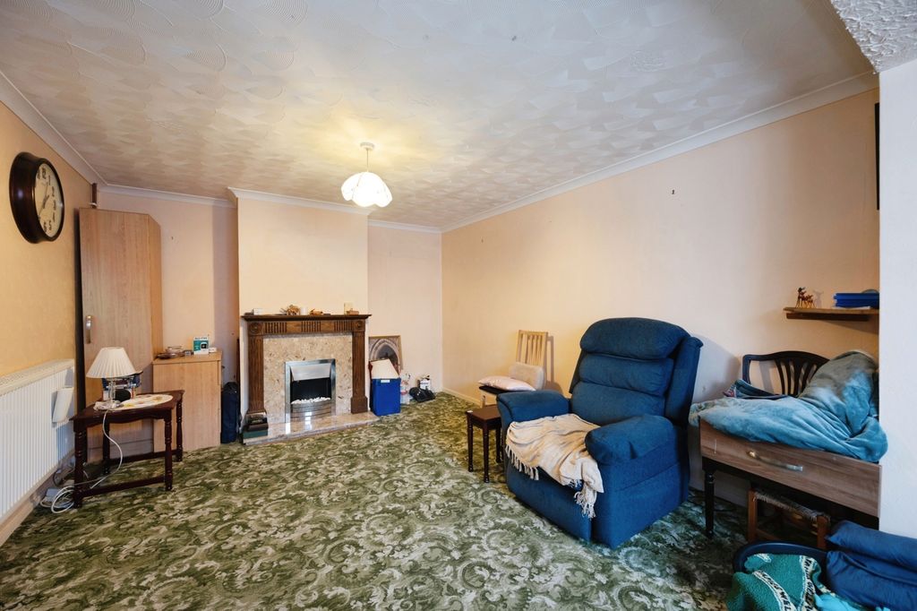 Property photo 3 of 17 Pbox-Img.Jpg