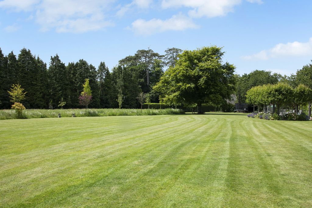 Property photo 1 of 35