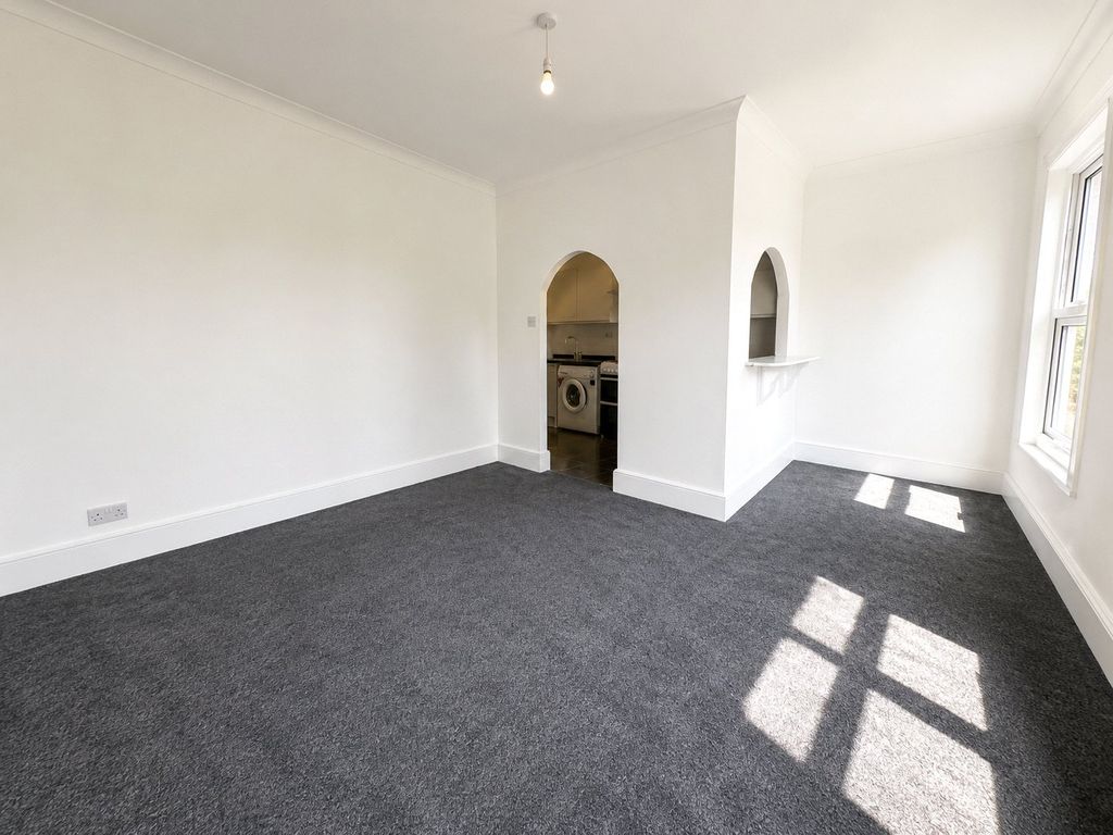 Property photo 3 of 6 Living Room