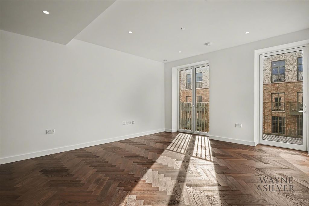 Property photo 3 of 21