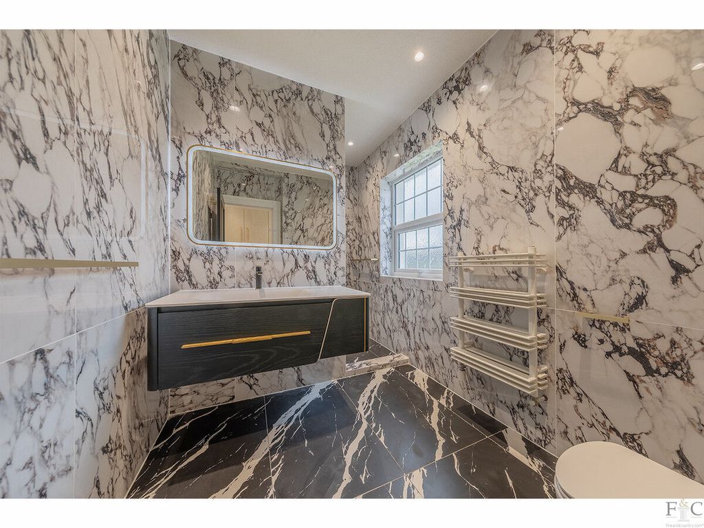 Additional image 22 of 6 bed detached house for saleStoughton Drive South, Leicester LE2
