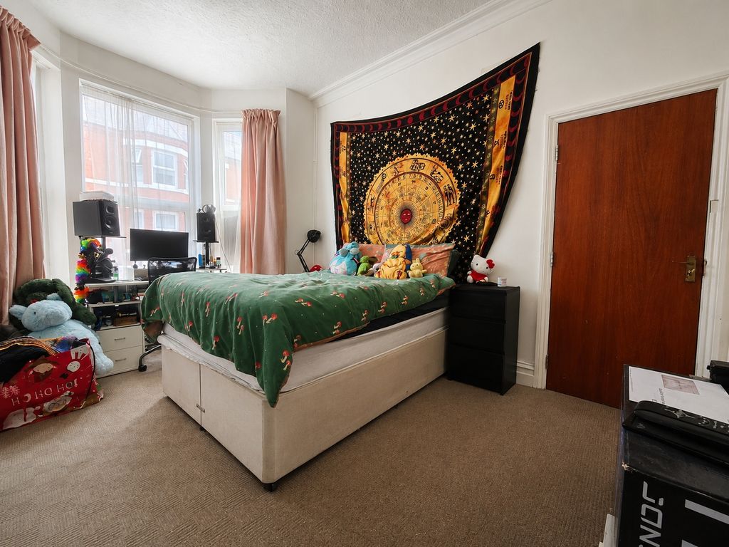 Property photo 3 of 19 Picture No. 06