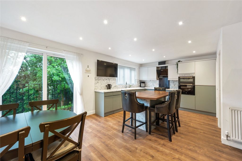 Property photo 3 of 47 Picture No. 07