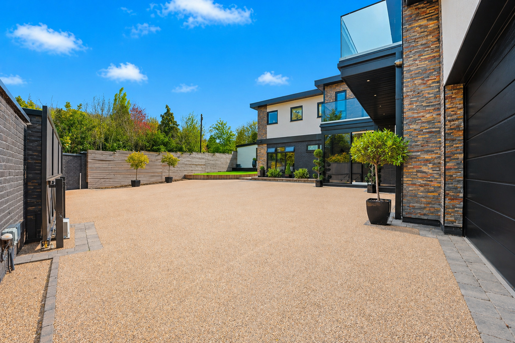 Property photo 3 of 77