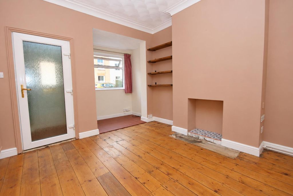Property photo 2 of 17 Daf83B70-4E65-4A0E-B61F-E07B06E503F4.Png