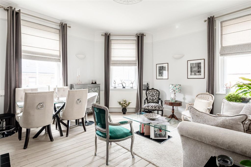 Property photo 2 of 17 Rugby Mansions-15.Jpg