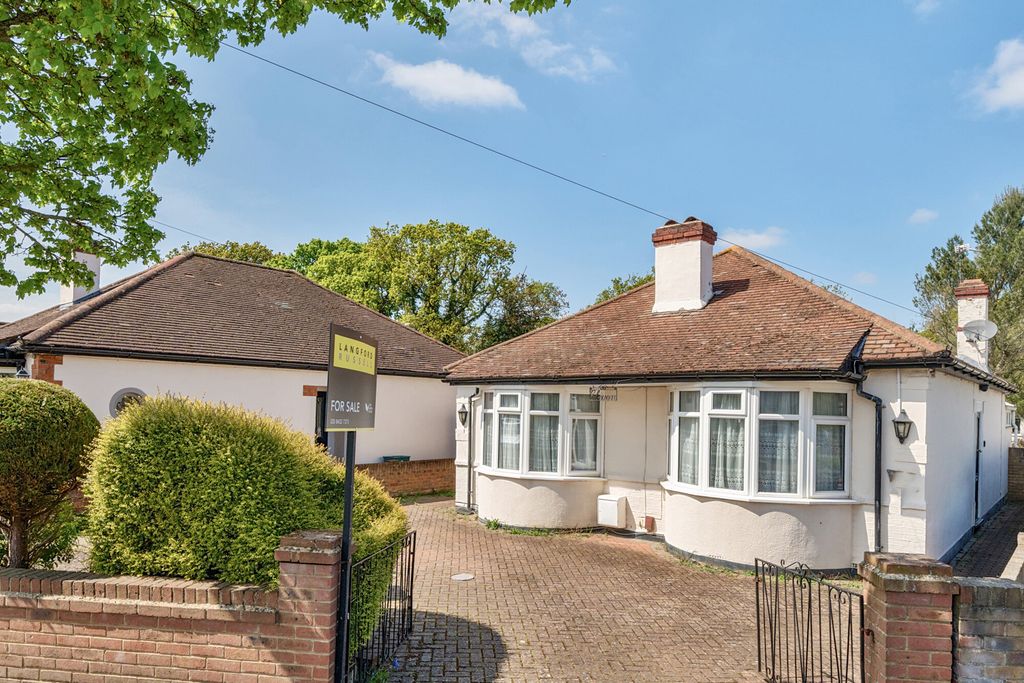 Property photo 1 of 16 External