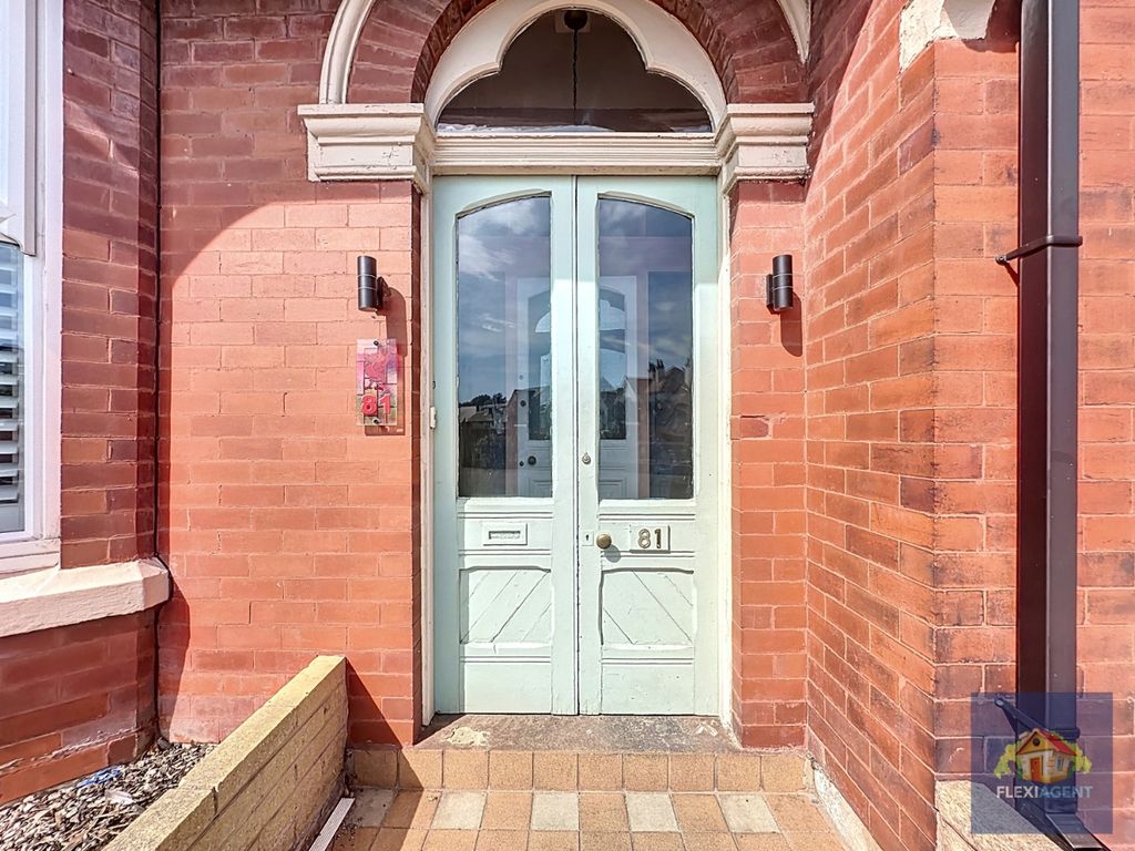 Property photo 2 of 54 4370763
