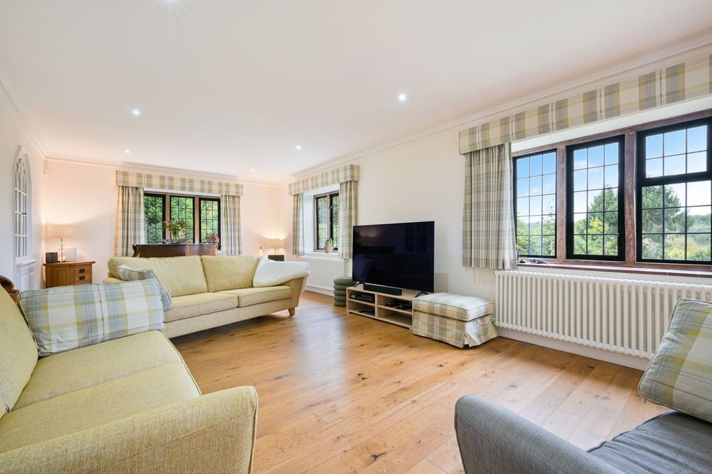 Property photo 2 of 36