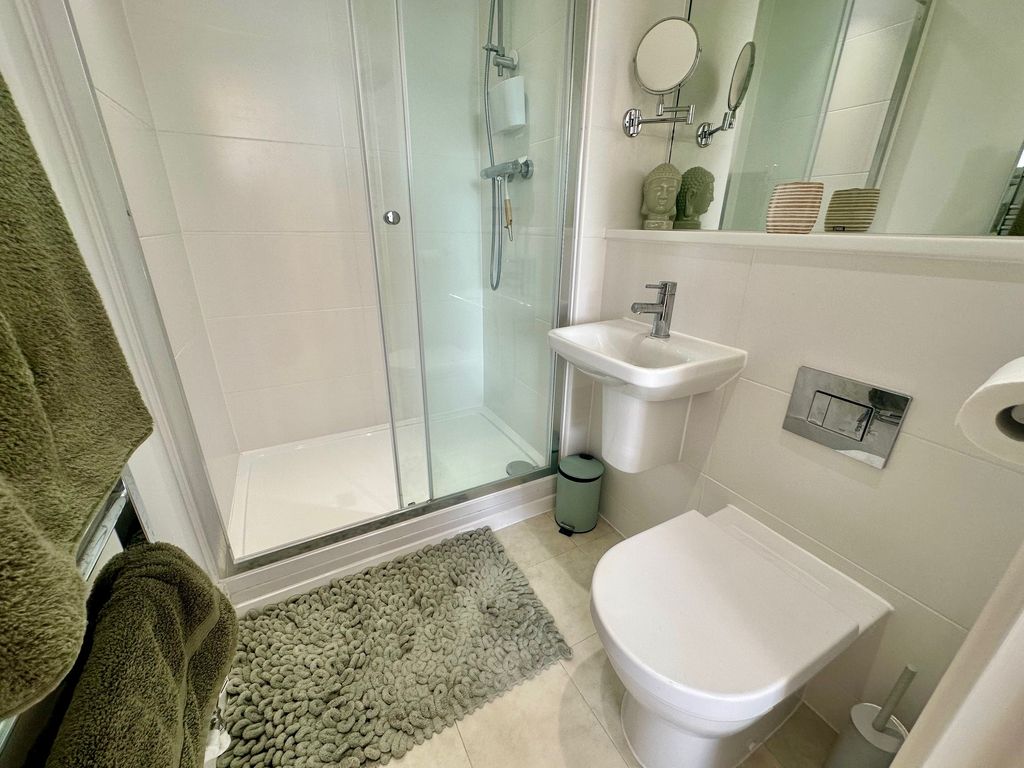 Property photo 3 of 21 Image