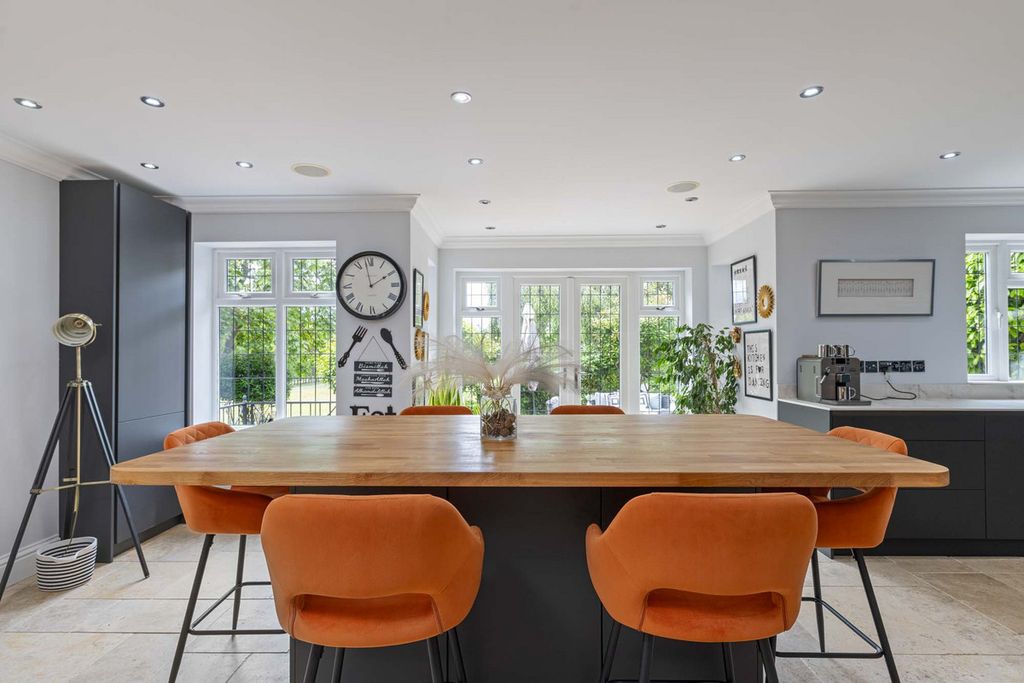 Property photo 3 of 30