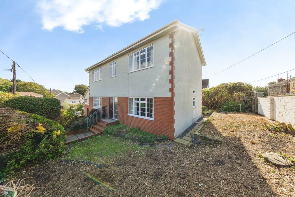 Property photo 2 of 27 Pbox-Img.Jpg