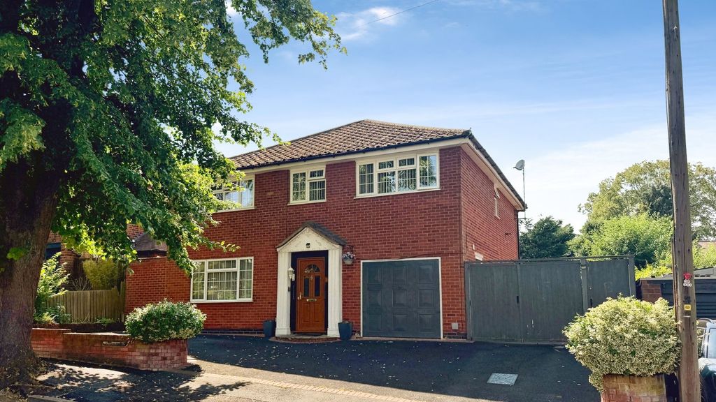 Property photo 1 of 32