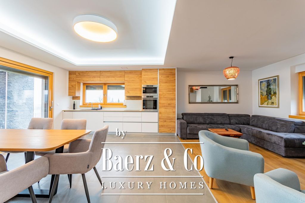 Property photo 2 of 29