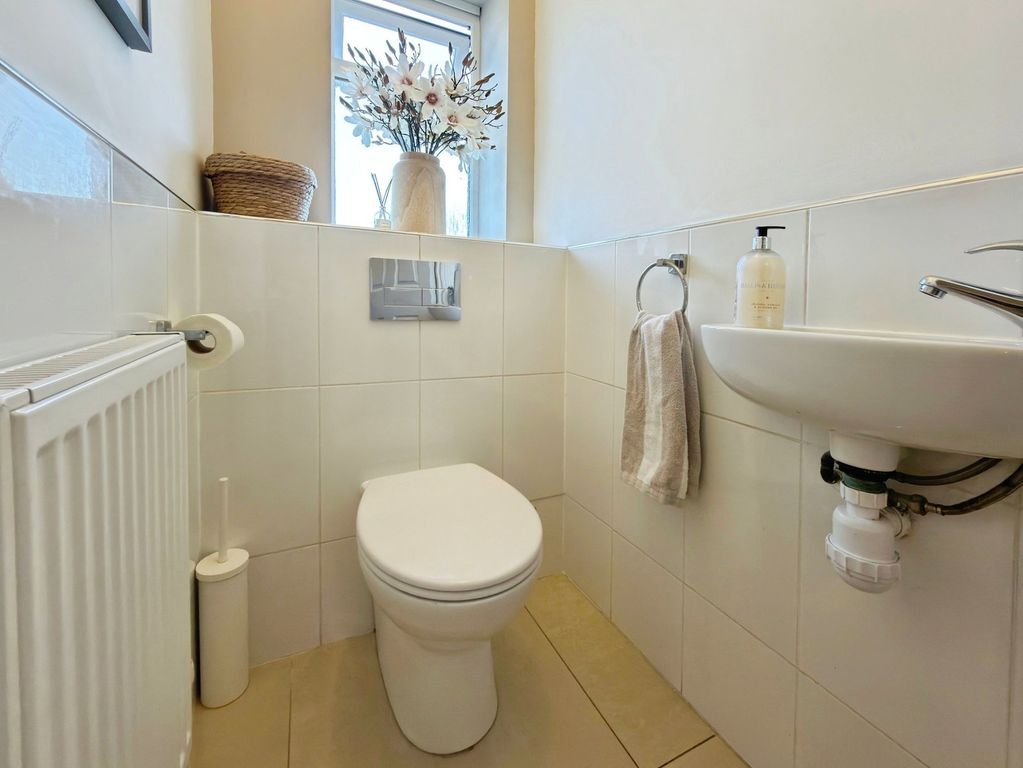 Property photo 3 of 40