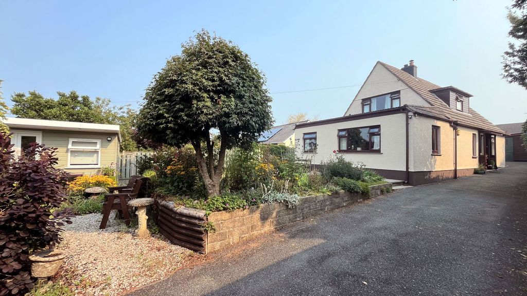 Property photo 1 of 18