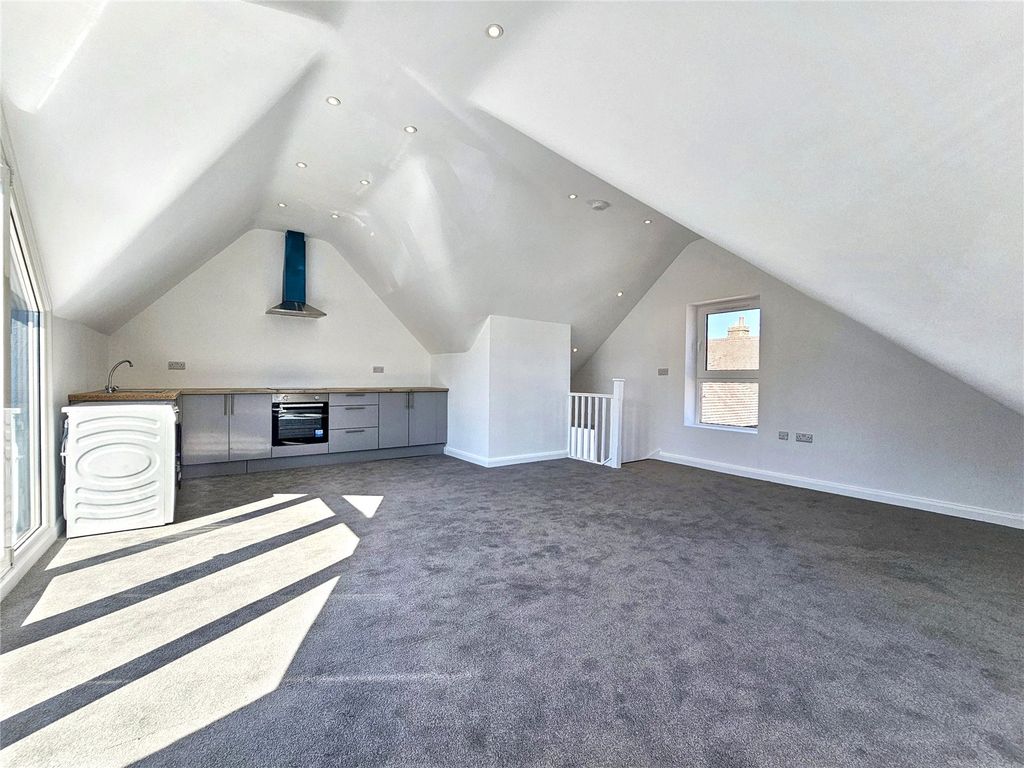 Property photo 3 of 14 Picture No. 02