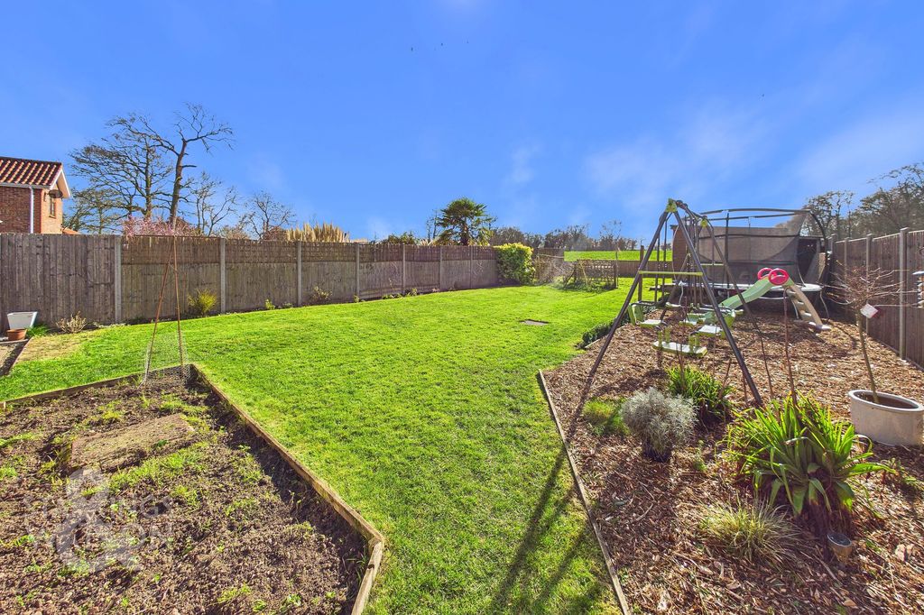 Property photo 3 of 25