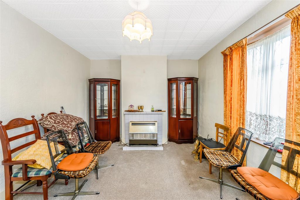 Property photo 3 of 21 86 Eden Road-7.Jpg