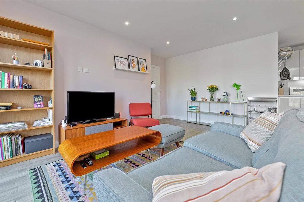 Property photo 3 of 17 9Veronacourt-28.Jpg