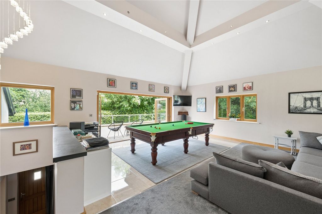 Property photo 1 of 41 Picture No. 18