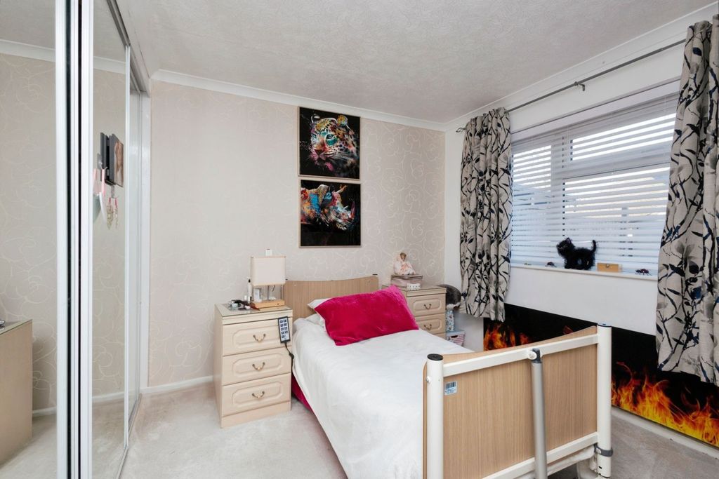 Property photo 3 of 29