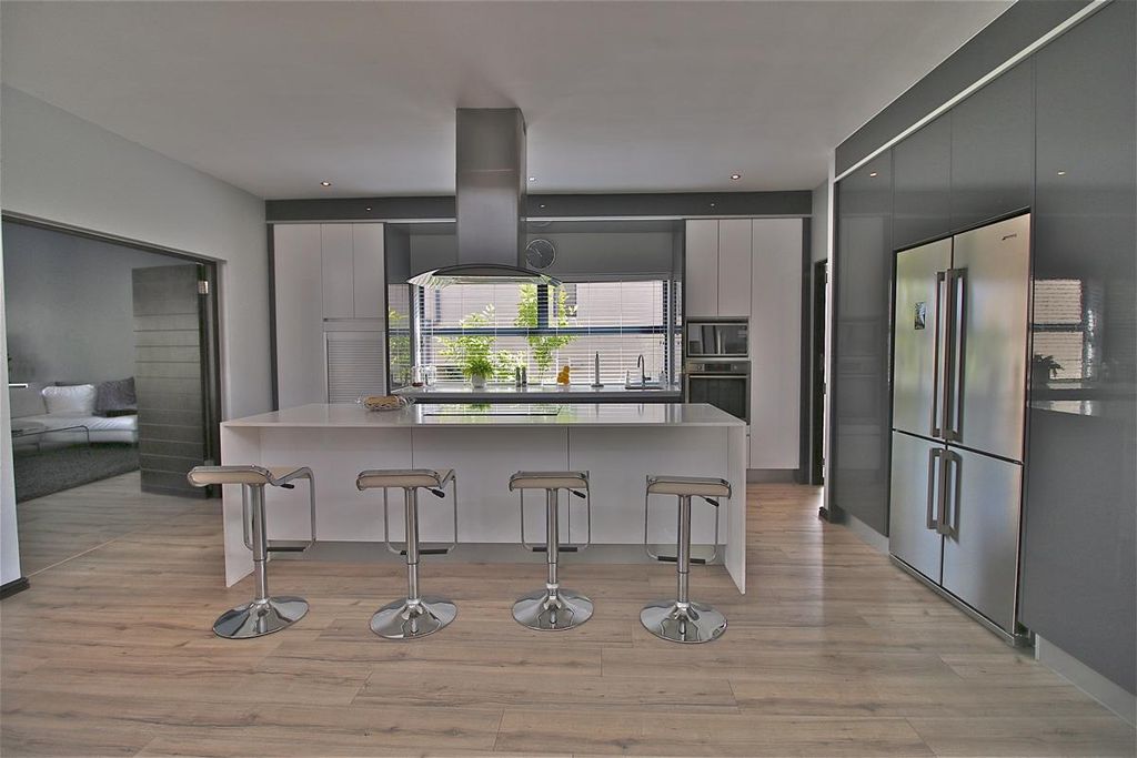Property photo 3 of 22 1Pla1627760